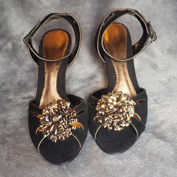 Shoes - Picture 3 of 5